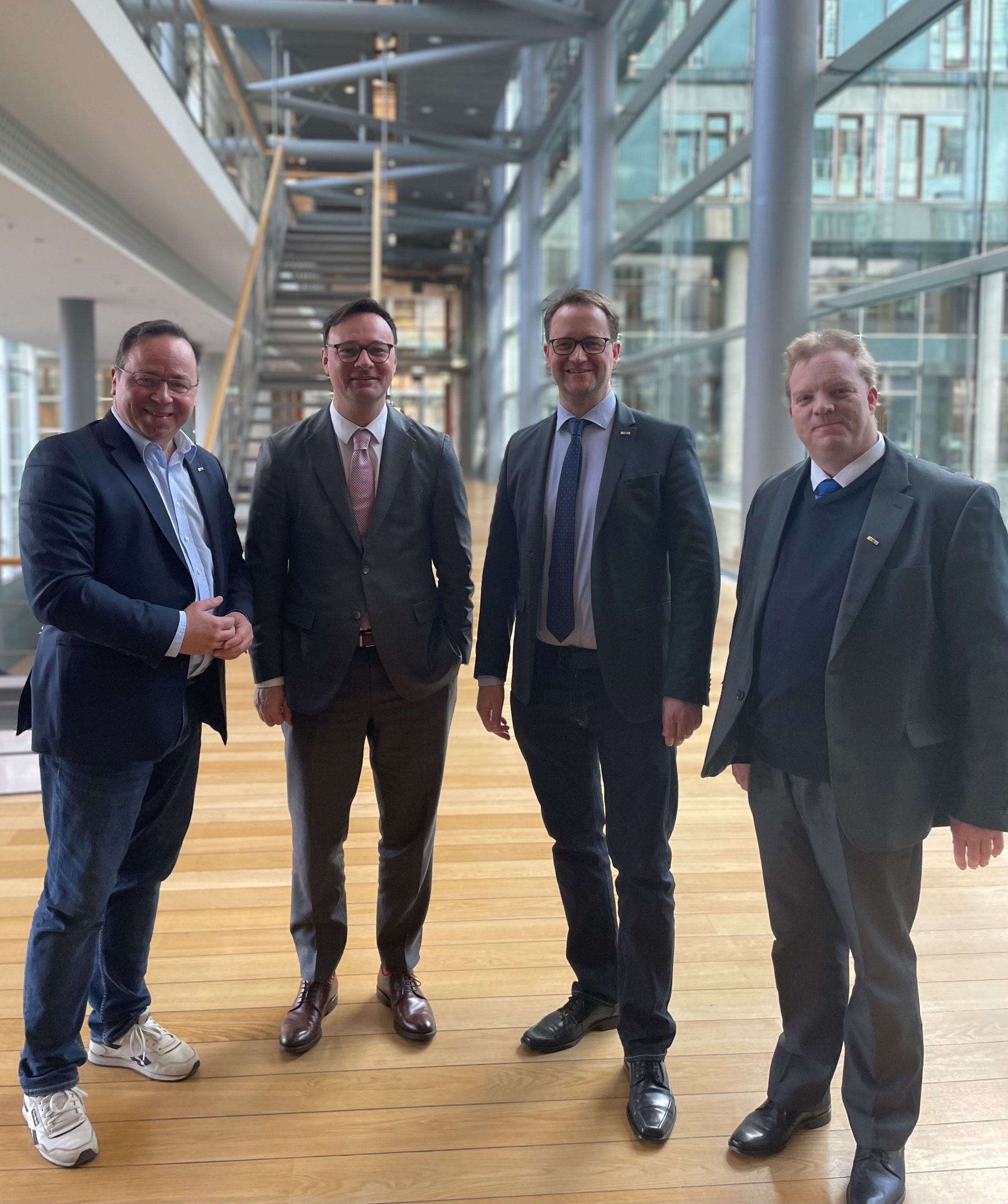 TMV trifft VerkehrsStaatssekretär Oliver Luksic Taxi und